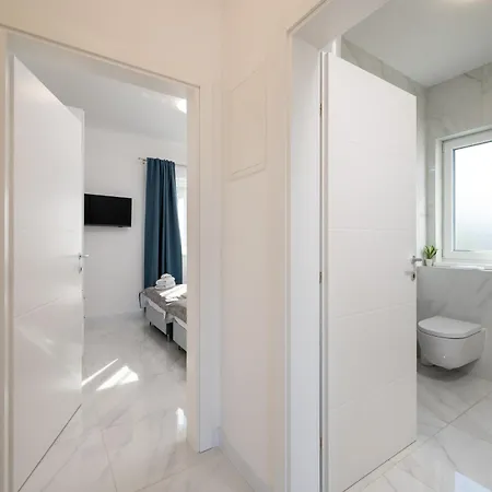 With Parking Space Mastrinka, Ciovo - 24727 Apartamento *